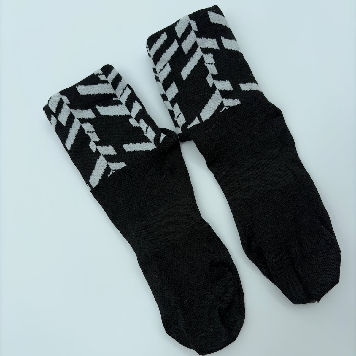 Rapha Pro Team Short Socks - M (EU 40-42, UK 7-8) - Data Print Black / White - Very Good Used Condition