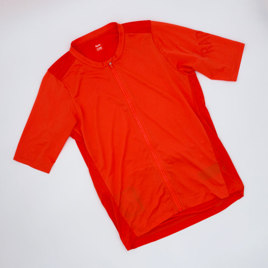 Angled front view showing full-length zip and contrast shoulder and side panels