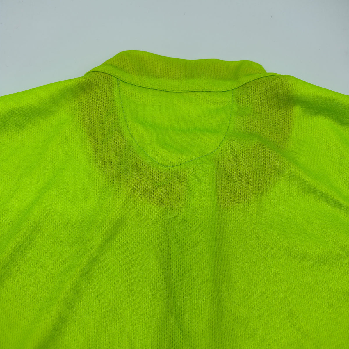 Inside rear neck, showing the slight pull