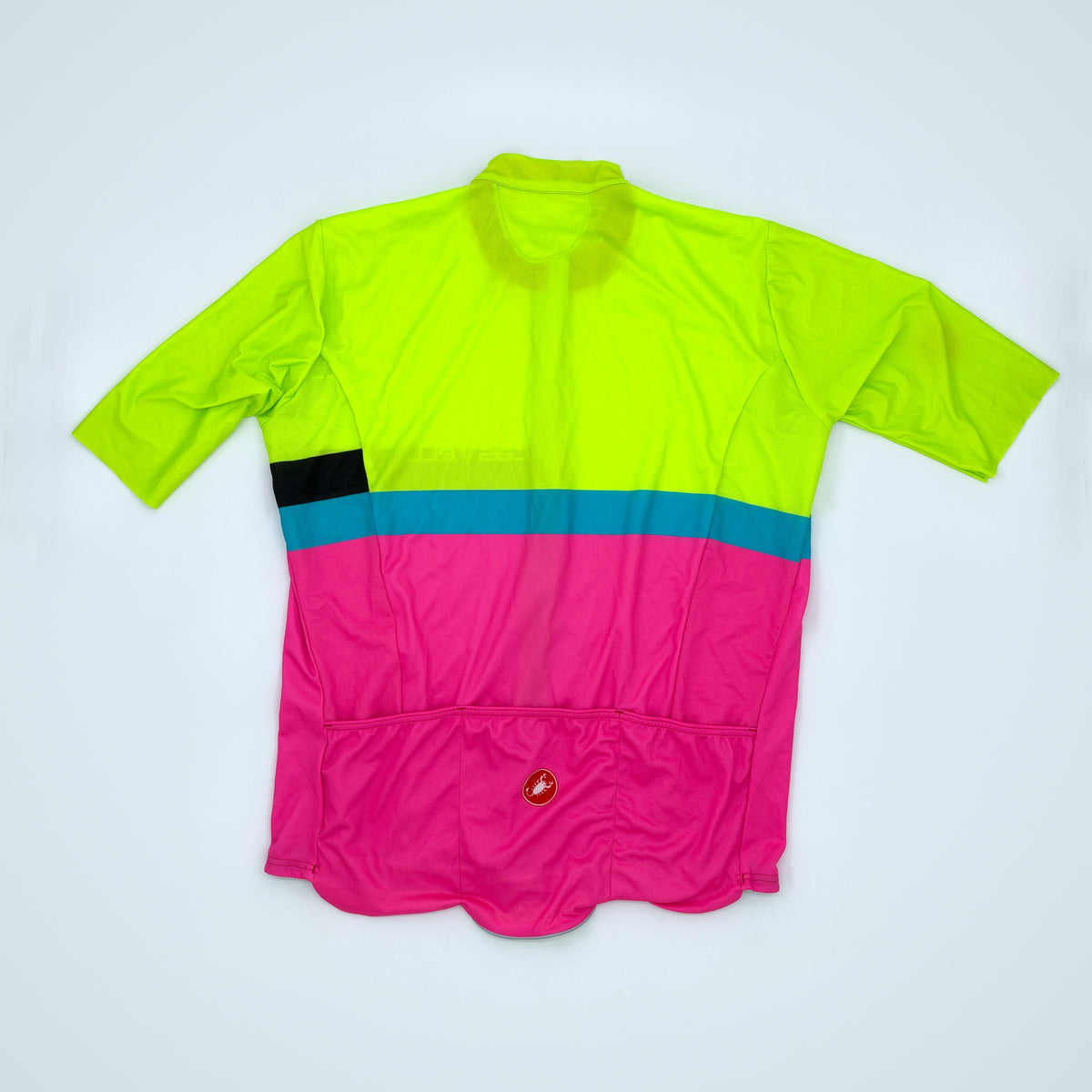 Rear view showing three pockets